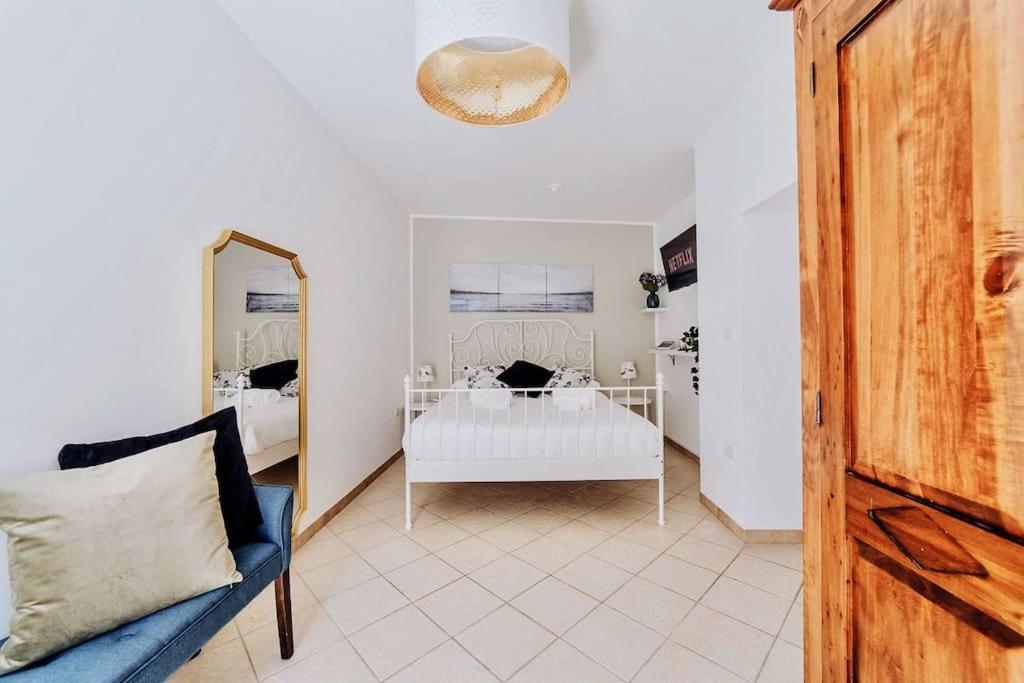Torre Dalu' - A Due Passi Dalla Spiaggia Di Porta Vecchia, Con Terrazzo Privato E Netflix Monopoli Exterior foto